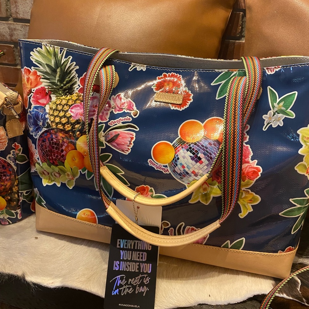 CRUISE BIG BREEZY EAST/WEST TOTE new with tag - Picture 4 of 9